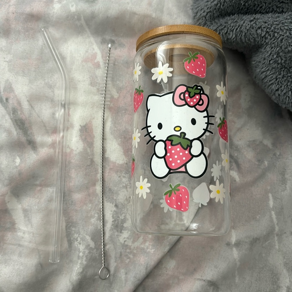 Hello kitty glass cup